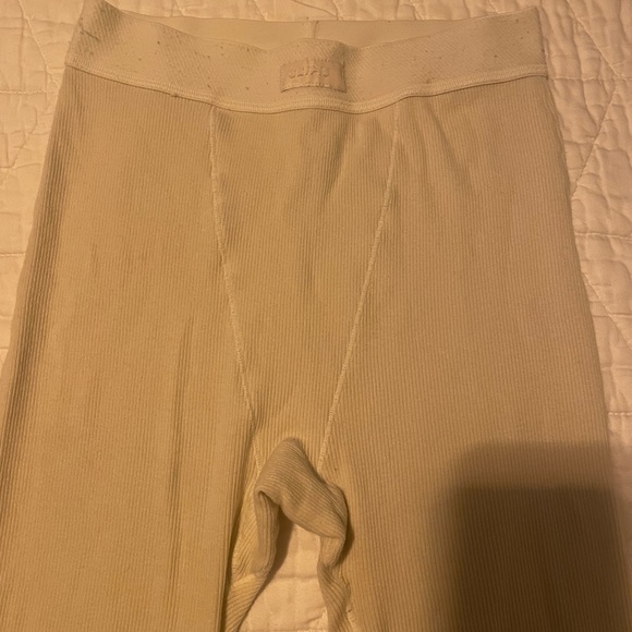 SKIMS leggings - Picture 3 of 4